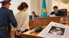 Женщина попыталась избежать ареста поддельной справкой о беременности в Актау
